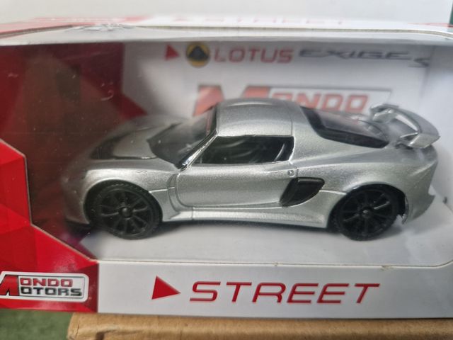 Pack 4 coches escala 1:43 - 1:32