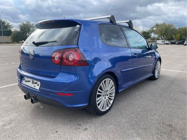 Volkswagen Golf R32