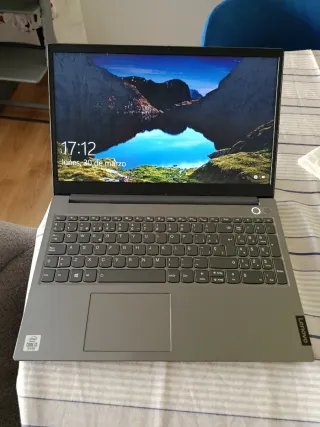 Portátil Lenovo 81V5 Ryzen 3//SSD 500 GB// 8GB Ram