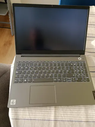 Portátil Lenovo 81V5 Ryzen 3//SSD 500 GB// 8GB Ram