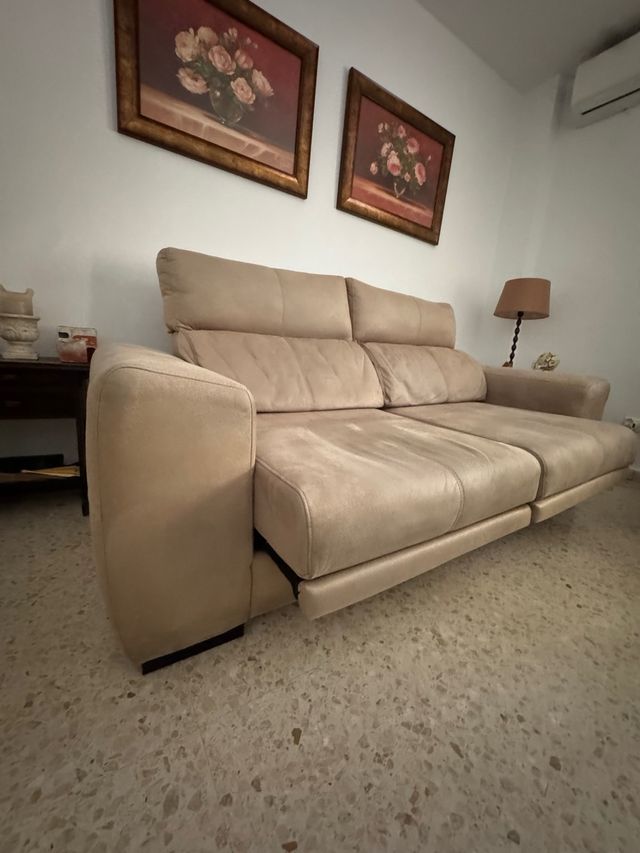 Divano beige a 3 posti, sedili scorrevoli, per letto