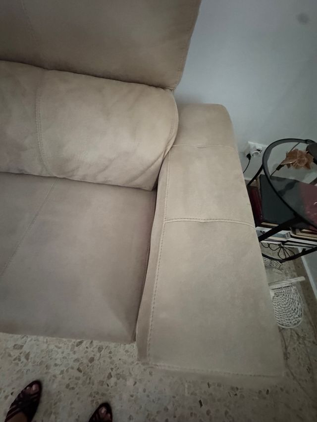 Divano beige a 3 posti, sedili scorrevoli, per letto