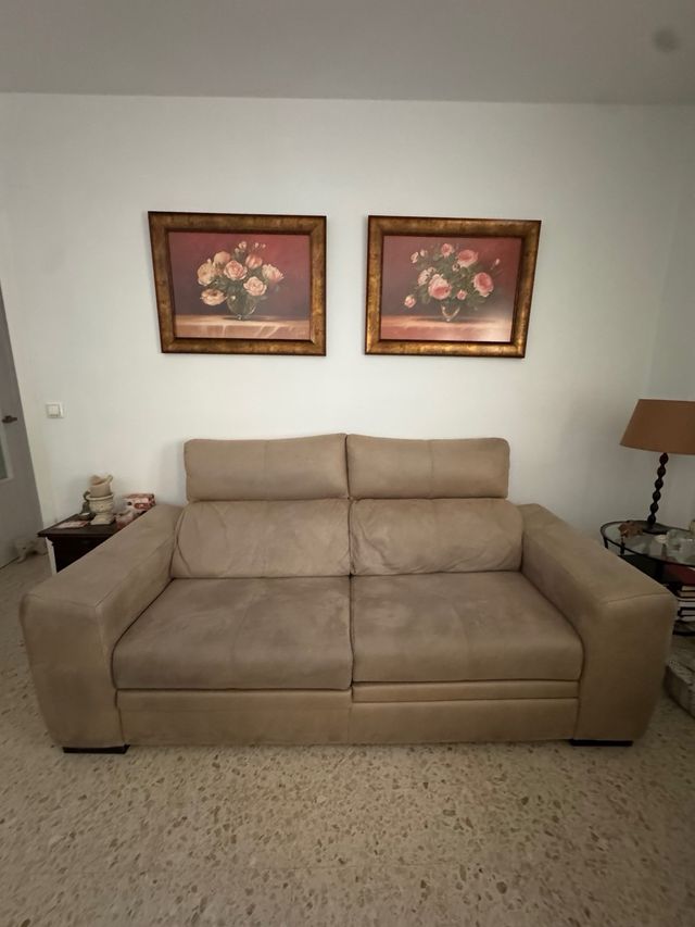 Divano beige a 3 posti, sedili scorrevoli, per letto