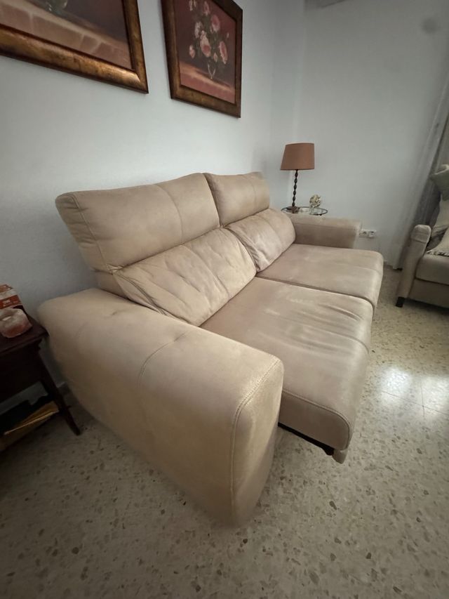Divano beige a 3 posti, sedili scorrevoli, per letto