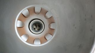 Foco vintage rojo con pinza