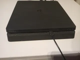 PS4 (PlayStation 4) Slim negra