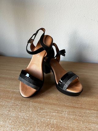 Sandalias tacón negras