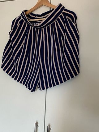 4 Prendas: Camisa,Pantalones y bermuda.