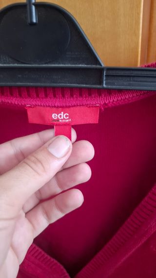 Chaqueta roja de punto