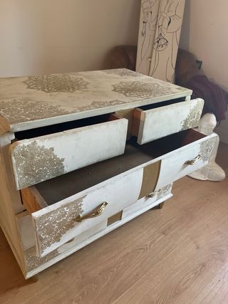 Cajonera vintage blanco-dorado motivo mandala