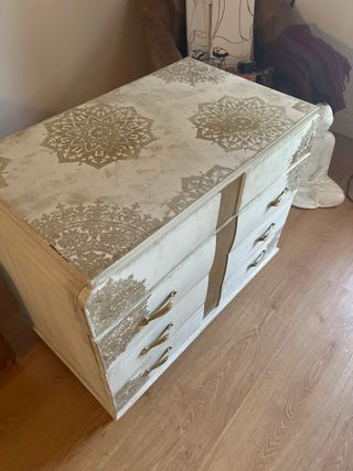 Cajonera vintage blanco-dorado motivo mandala