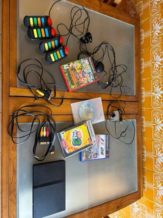 Pack PS2 (PlayStation 2) negra + 4 juegos