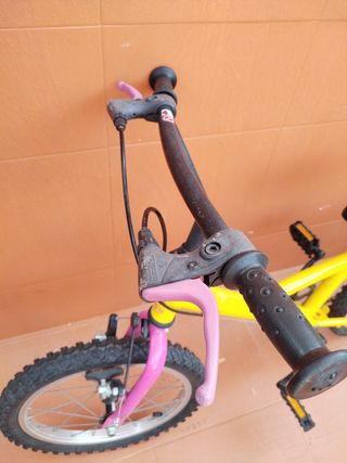 Bicicleta peques16" amarilla más casco de regalo,