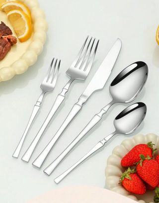 Set di 30 posate, color argento