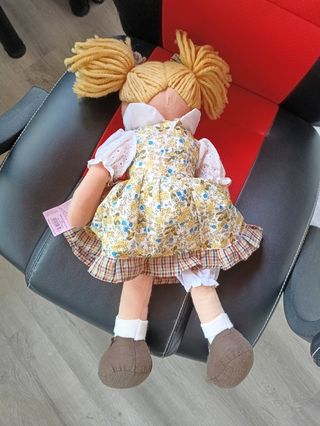 Muñeca de peluche - Niña