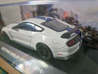F1 fernando Alonso Aston Martin + mustang shelby