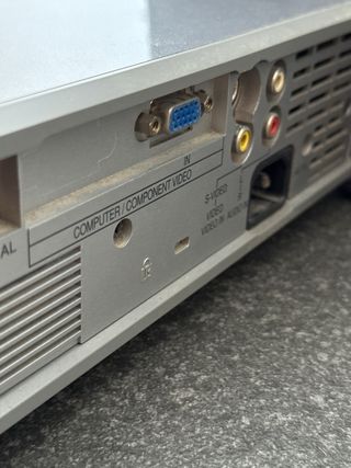 Proyector Mitsubishi - Gris