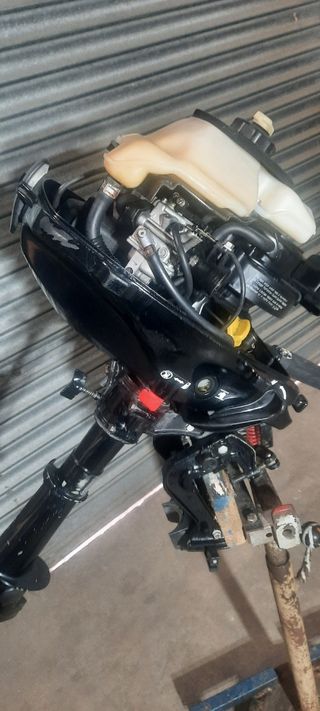 Motor  Mercury  F3,5 HP 4 tiempos repasado