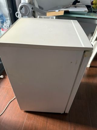 Mini nevera Corbero CF1F85W