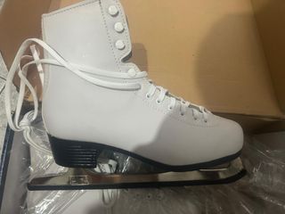 Pattini ghiaccio bianchi nuovi