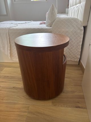 Mesilla de noche redonda de madera