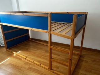 Litera infantil IKEA con tienda. tiene algún defec