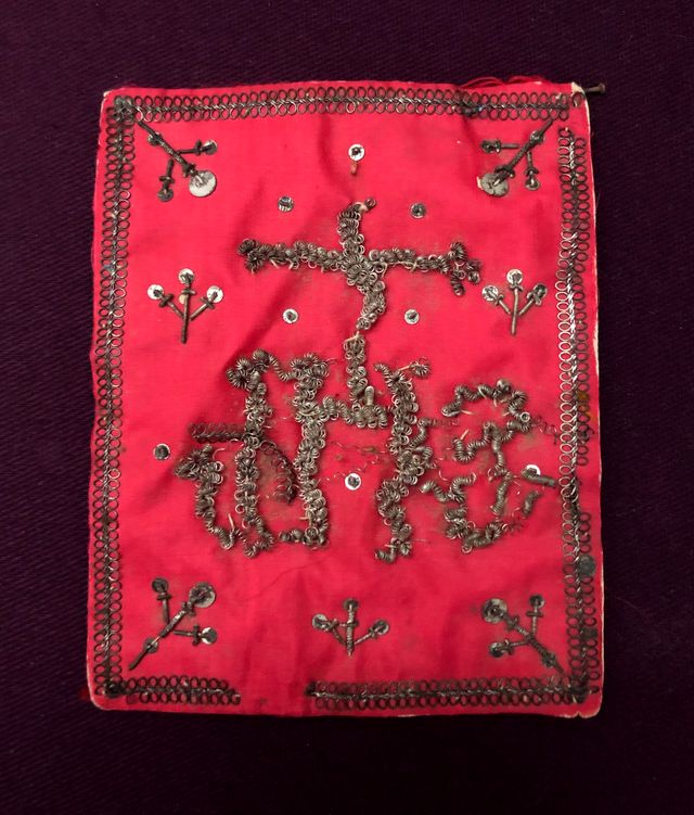 Lote de 4 escapularios antiguos (XIX–XX)