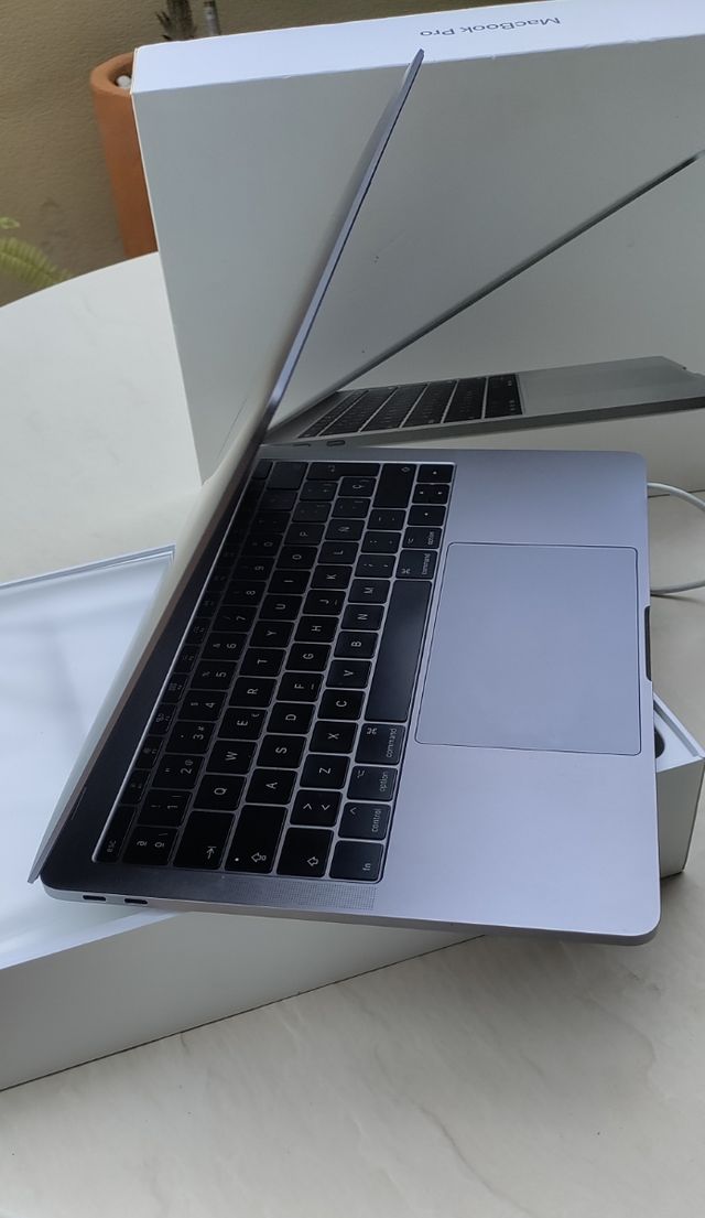 Apple MacBook Pro 13"