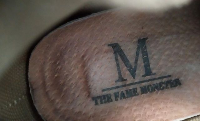 Botines negros planos ante