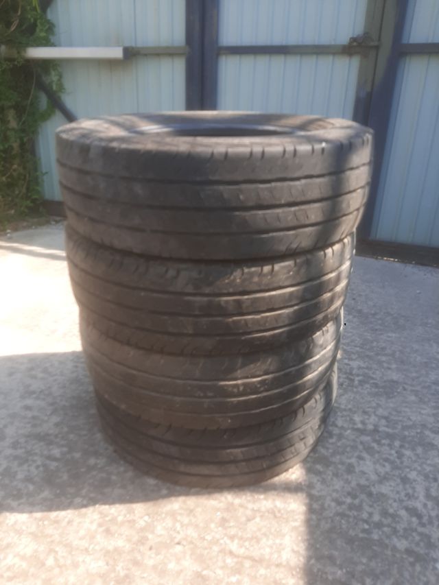 4 Neumáticos 215/70/16C Continental