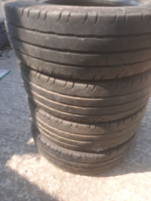 4 Neumáticos 215/70/16C Continental