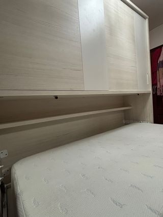 Cama abatible con armario - haya y beige