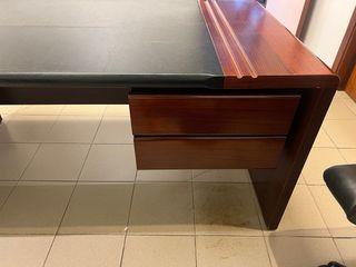 Escritorio madera marrón