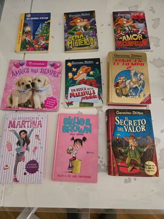 Se venden libros de lectura infantiles.