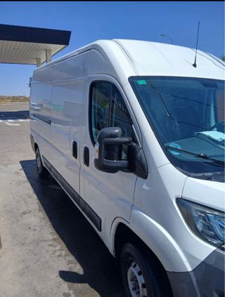 Ofrezco servicios con mi furgón.