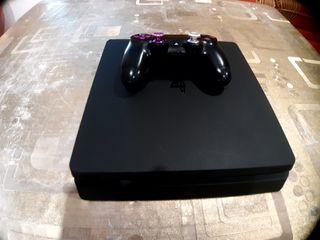 PS4 (PlayStation 4) Slim negra 1tb 