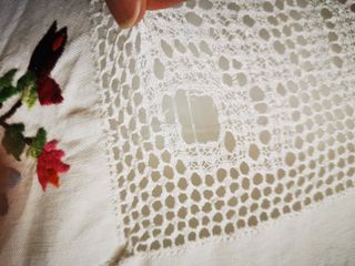 Colcha bordada flores - Beige