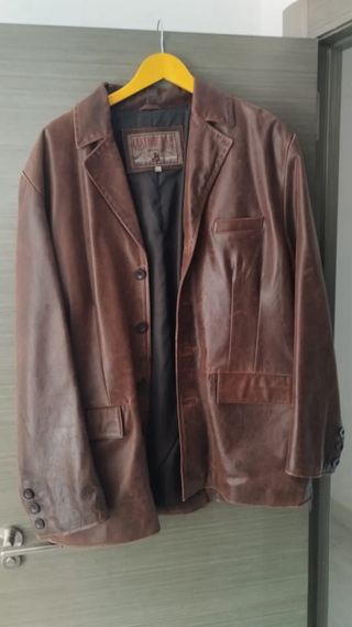 Chaqueta cuero marrón