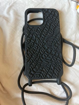 Funda iPhone 13 Pro Max bimba y lola con cordón 