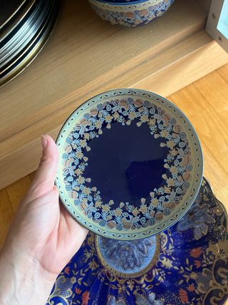 Vajilla porcelana azul y dorada