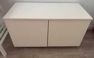Mueble salón modular blanco.
