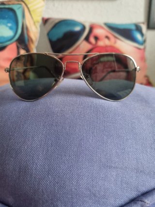 3 Gafas de  sol ovaladas doradas