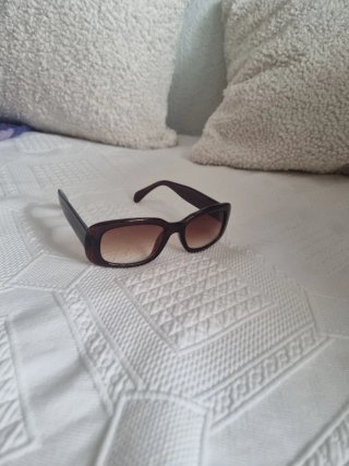 3 Gafas de  sol ovaladas doradas