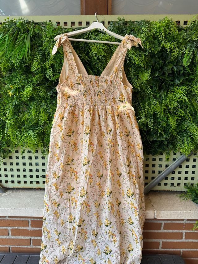 Vestido largo floral beige