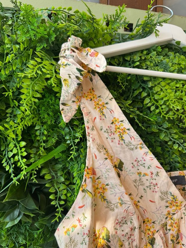 Vestido largo floral beige