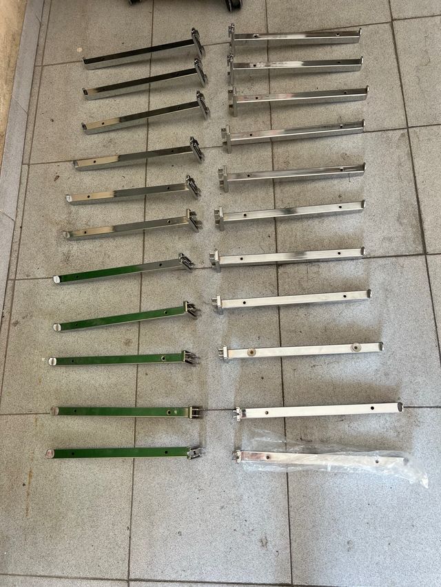 Soportes estantería metal - 22 Uds