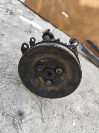 Bomba dirección Mercedes Vito W638