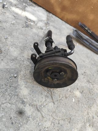 Bomba dirección Mercedes Vito W638