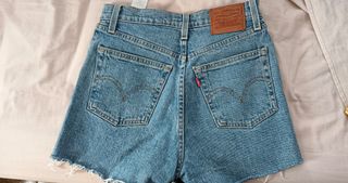 Shorts Levis - Vaqueros azules