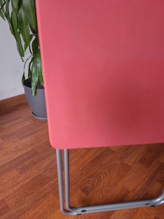 Mesa plegable roja - Auxiliar